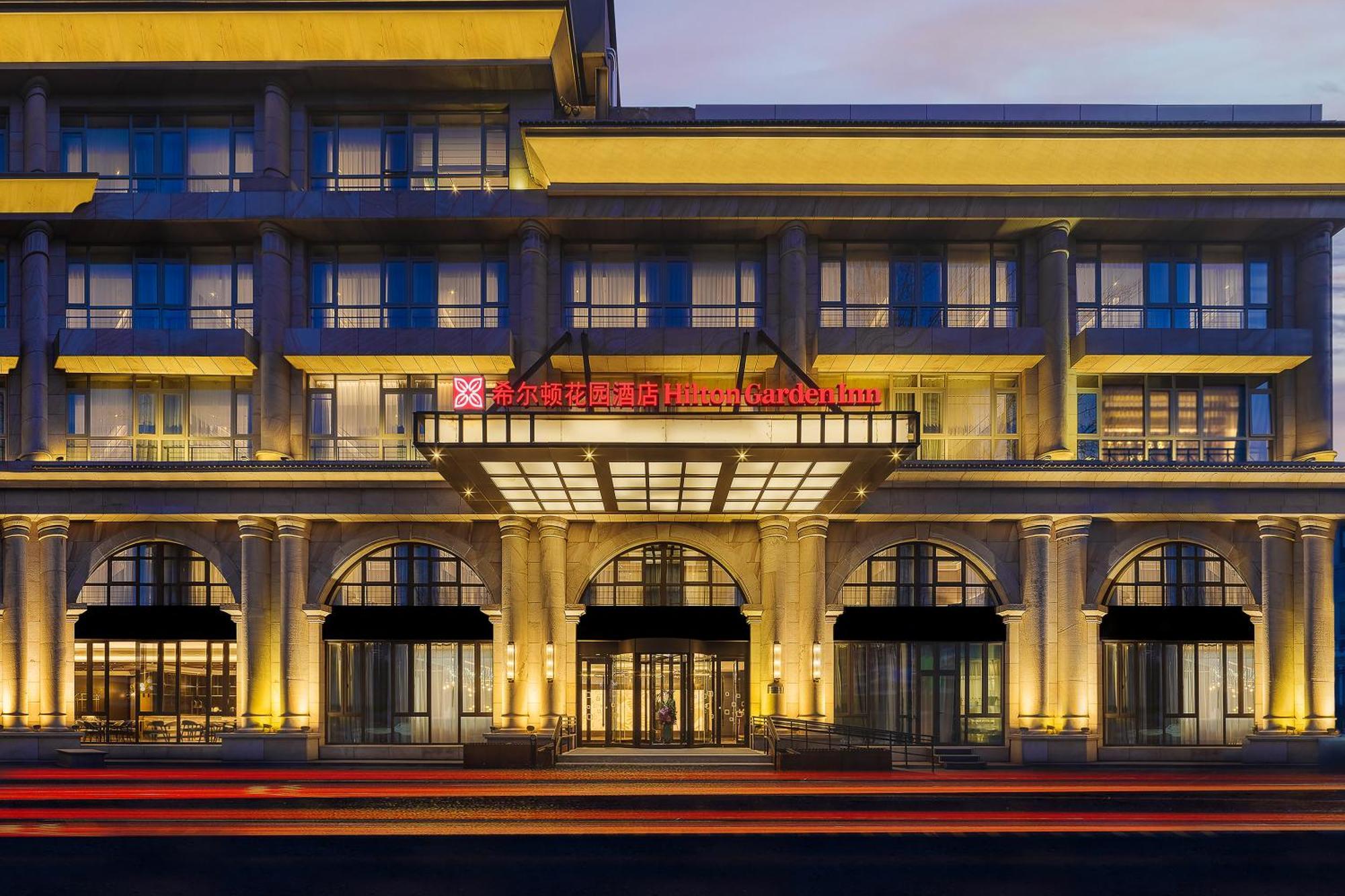 Hilton Garden Inn Beijing Guomao Exterior photo