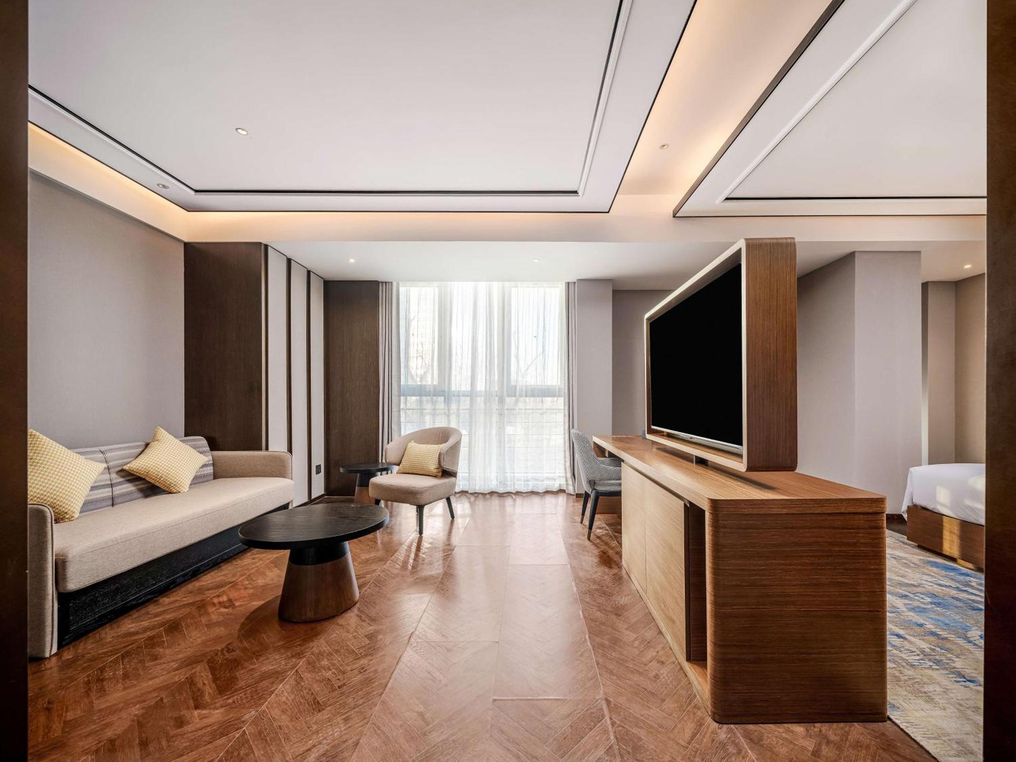 Hilton Garden Inn Beijing Guomao Exterior photo