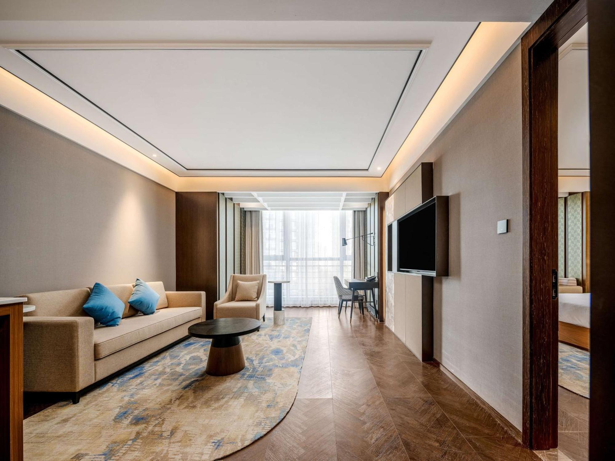 Hilton Garden Inn Beijing Guomao Exterior photo