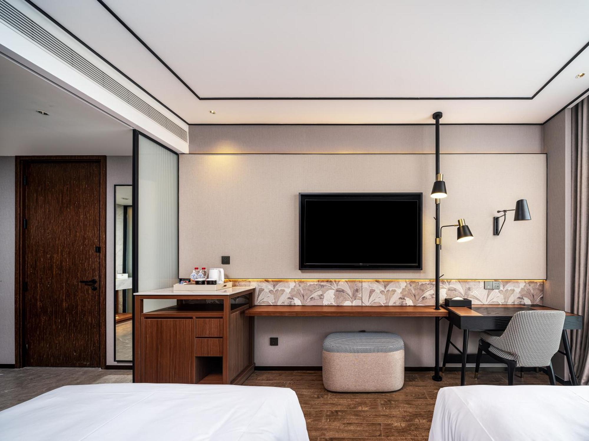 Hilton Garden Inn Beijing Guomao Exterior photo